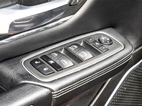 Used 2023 RAM 1500 Laramie image 11