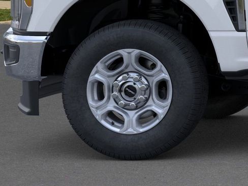 New 2026 Ford F350 XLT image 19