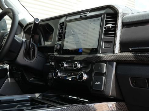 New 2026 Ford F250 Lariat w/ Black Appearance Package AWD/4WD image 22