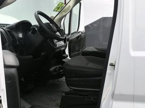 Used 2025 RAM ProMaster 2500 w/ Convenience Group image 15