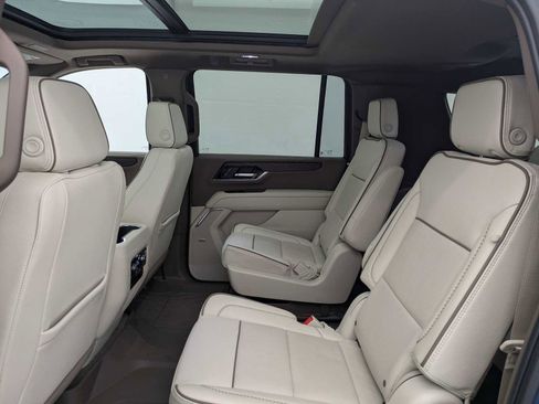 Used 2025 GMC Yukon XL Denali w/ Sun & Power Step Package AWD/4WD image 21