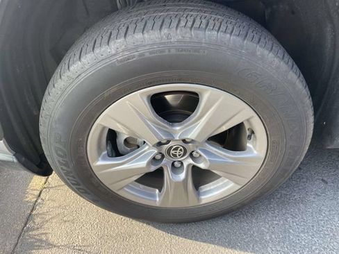 Used 2025 Toyota RAV4 XLE FWD image 7