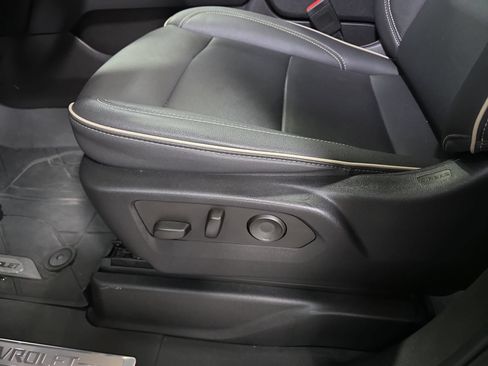 Used 2023 Chevrolet Tahoe Premier AWD/4WD image 28