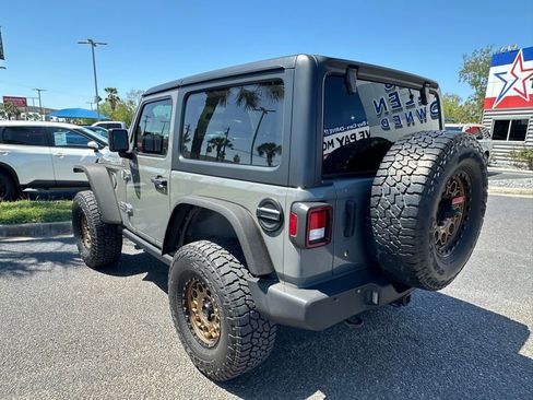 Used 2020 Jeep Wrangler Sport AWD/4WD image 4