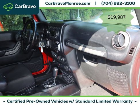 Used 2018 Jeep Wrangler Unlimited Sport w/ Connectivity Group AWD/4WD image 40