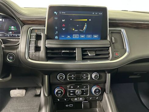 Used 2023 Chevrolet Tahoe Z71 w/ Luxury Package AWD/4WD image 21