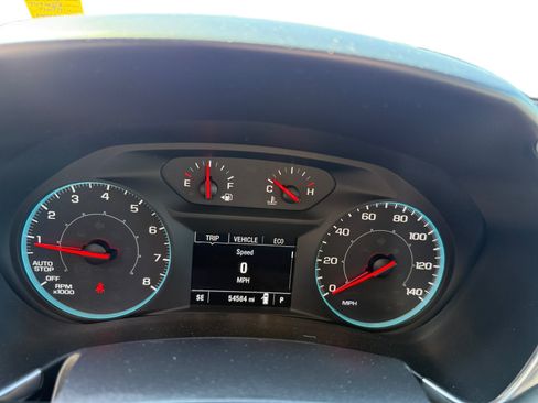 Used 2020 Chevrolet Equinox LS w/ LS Convenience Package FWD image 11