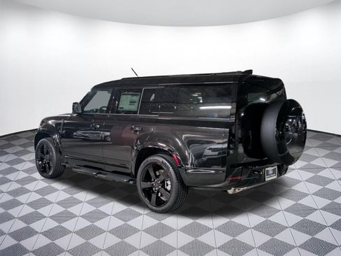 New 2026 Land Rover Defender 130 X-Dynamic SE AWD/4WD image 3