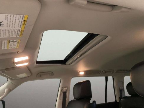 Used 2018 INFINITI QX80 4WD w/ Deluxe Technology Package image 15