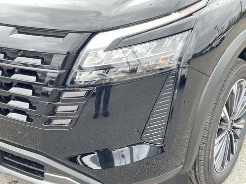 New 2026 Nissan Pathfinder Platinum w/ Lighting Package AWD/4WD image 9