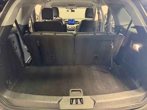 Used 2022 Ford Explorer XLT w/ Equipment Group 202A image 26