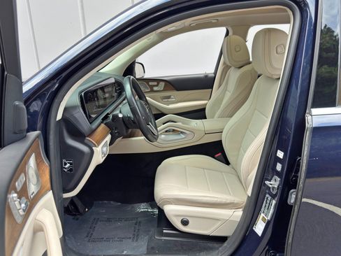 Used 2022 Mercedes-Benz GLS 450 4MATIC image 17