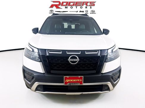 Used 2024 Nissan Pathfinder Rock Creek AWD/4WD image 2