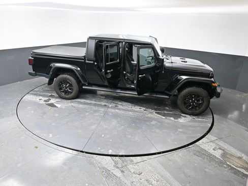 Used 2023 Jeep Gladiator Sport image 59