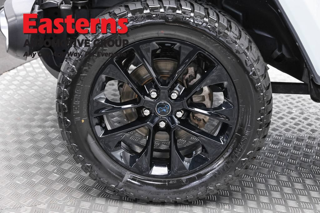 Used 2024 Jeep Wrangler Unlimited Sahara w/ Technology Group AWD/4WD image 33