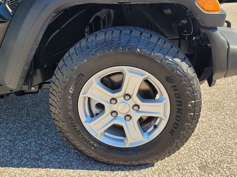 Used 2019 Jeep Wrangler Unlimited Sport S image 11