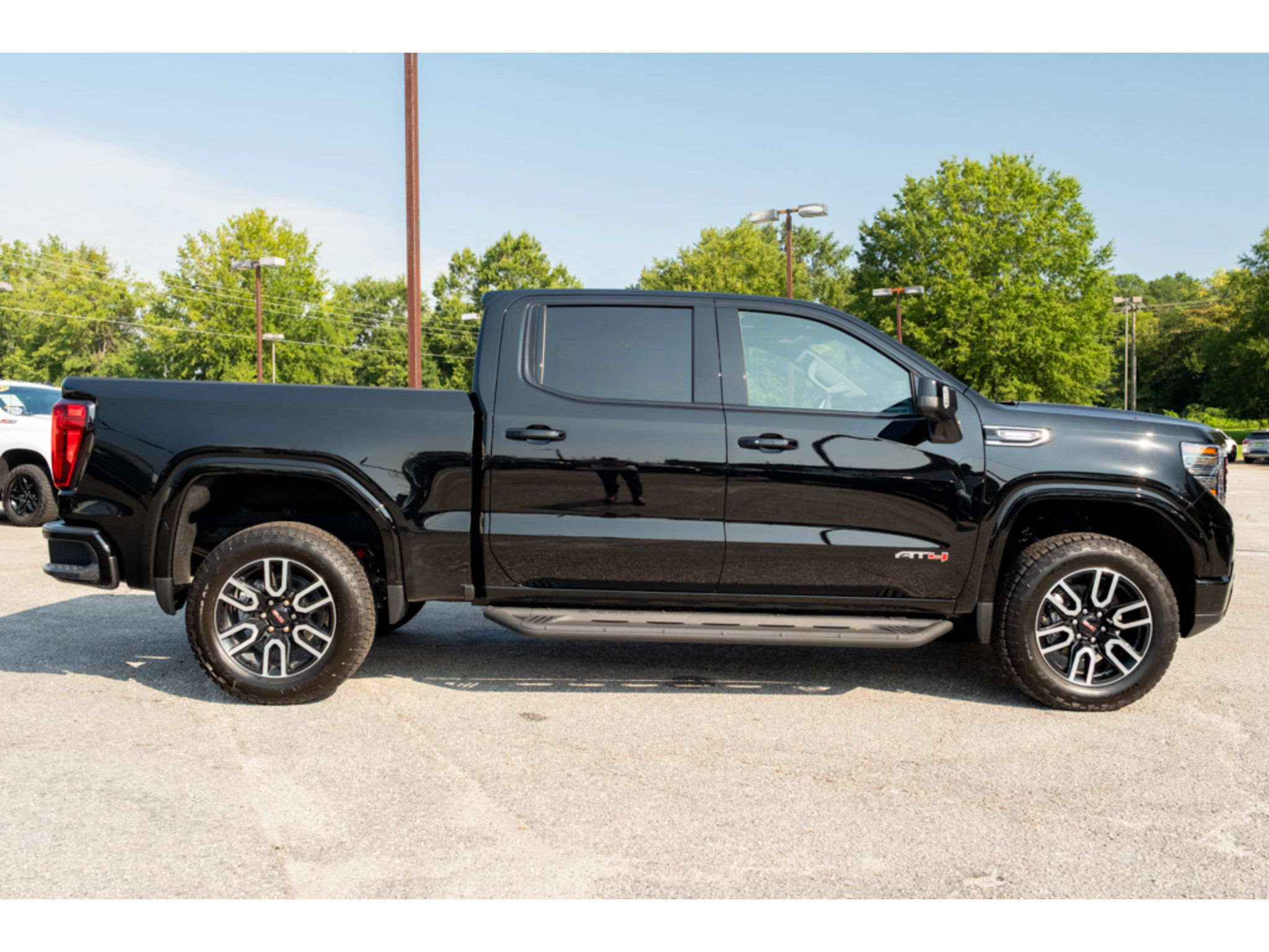 New 2026 GMC Sierra 1500 AT4 w/ AT4 Premium Package AWD/4WD image 9