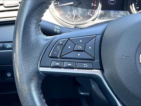 Used 2019 Nissan Rogue SV FWD image 24