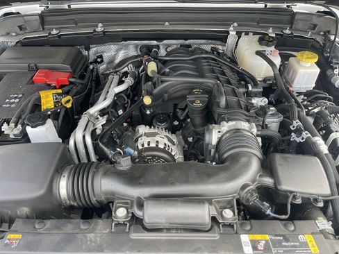 Used 2024 Jeep Gladiator Sport AWD/4WD image 30