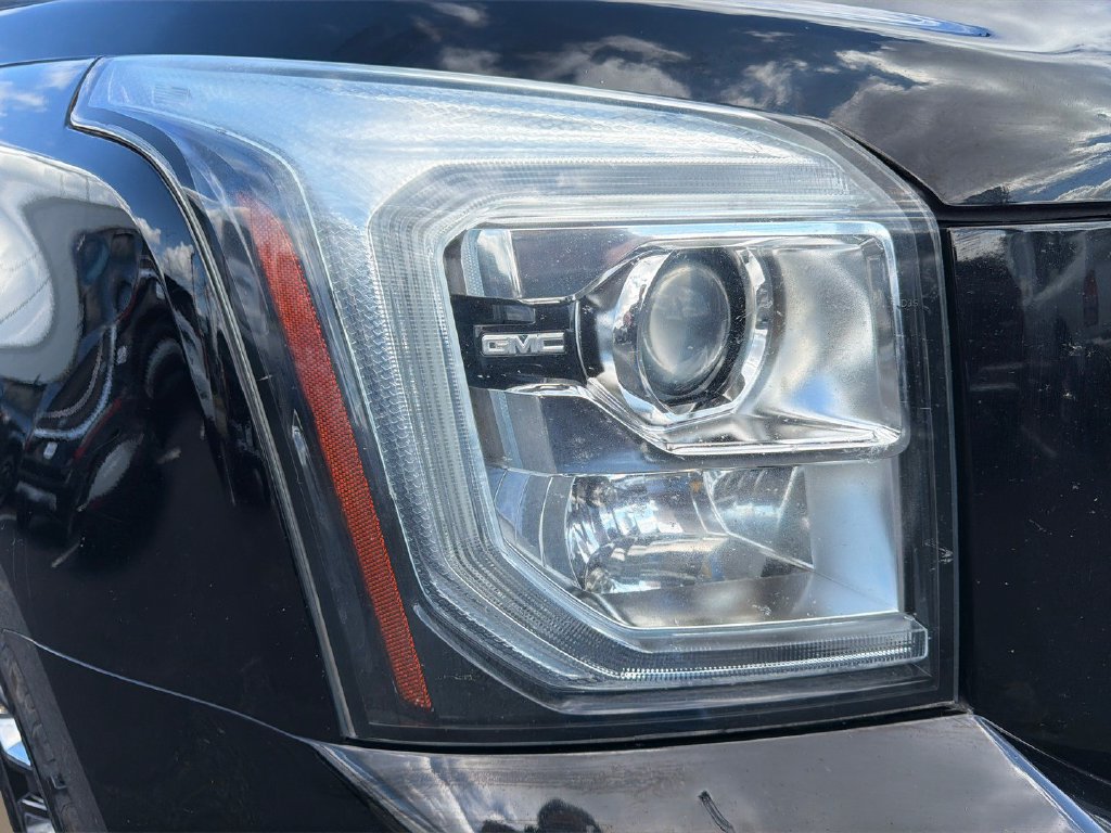 Used 2019 GMC Yukon Denali w/ Denali Ultimate Package AWD/4WD image 11
