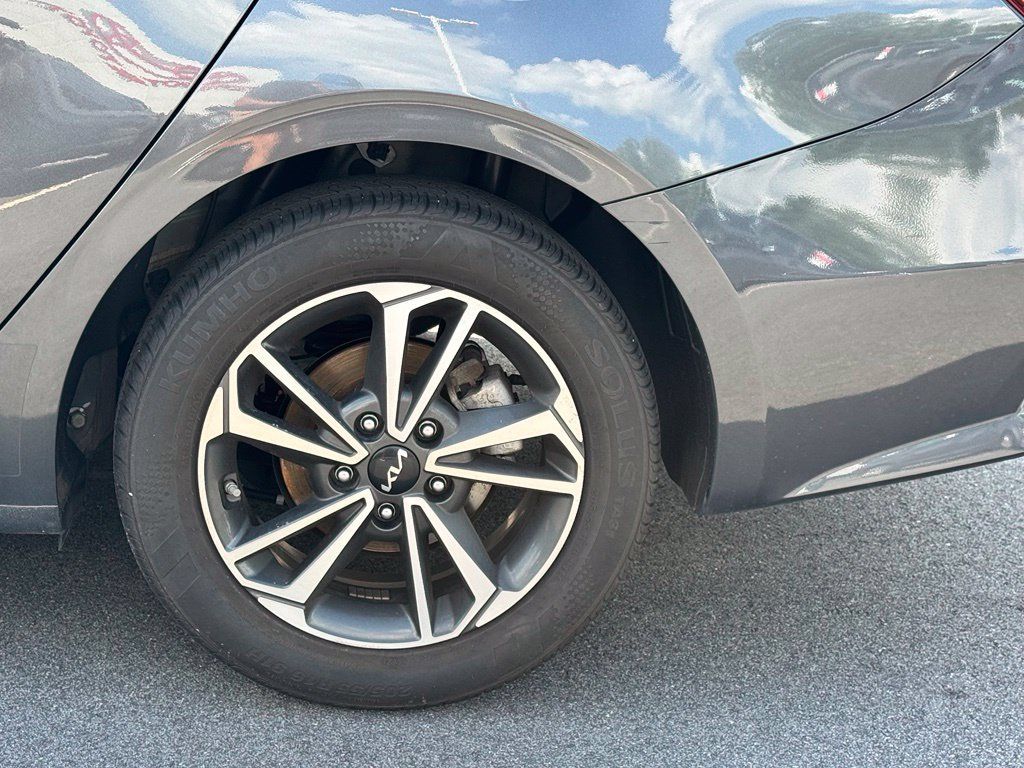 Used 2024 Kia Forte LXS FWD image 25