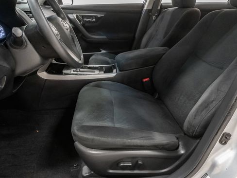 Used 2014 Nissan Altima 2.5 S w/ Display Audio Package FWD image 10