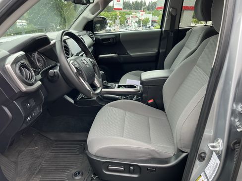 Certified 2023 Toyota Tacoma SR5 AWD/4WD image 11