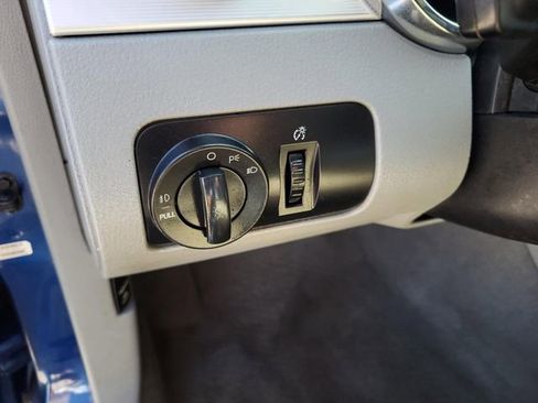 Used 2008 Ford Mustang Premium RWD image 7