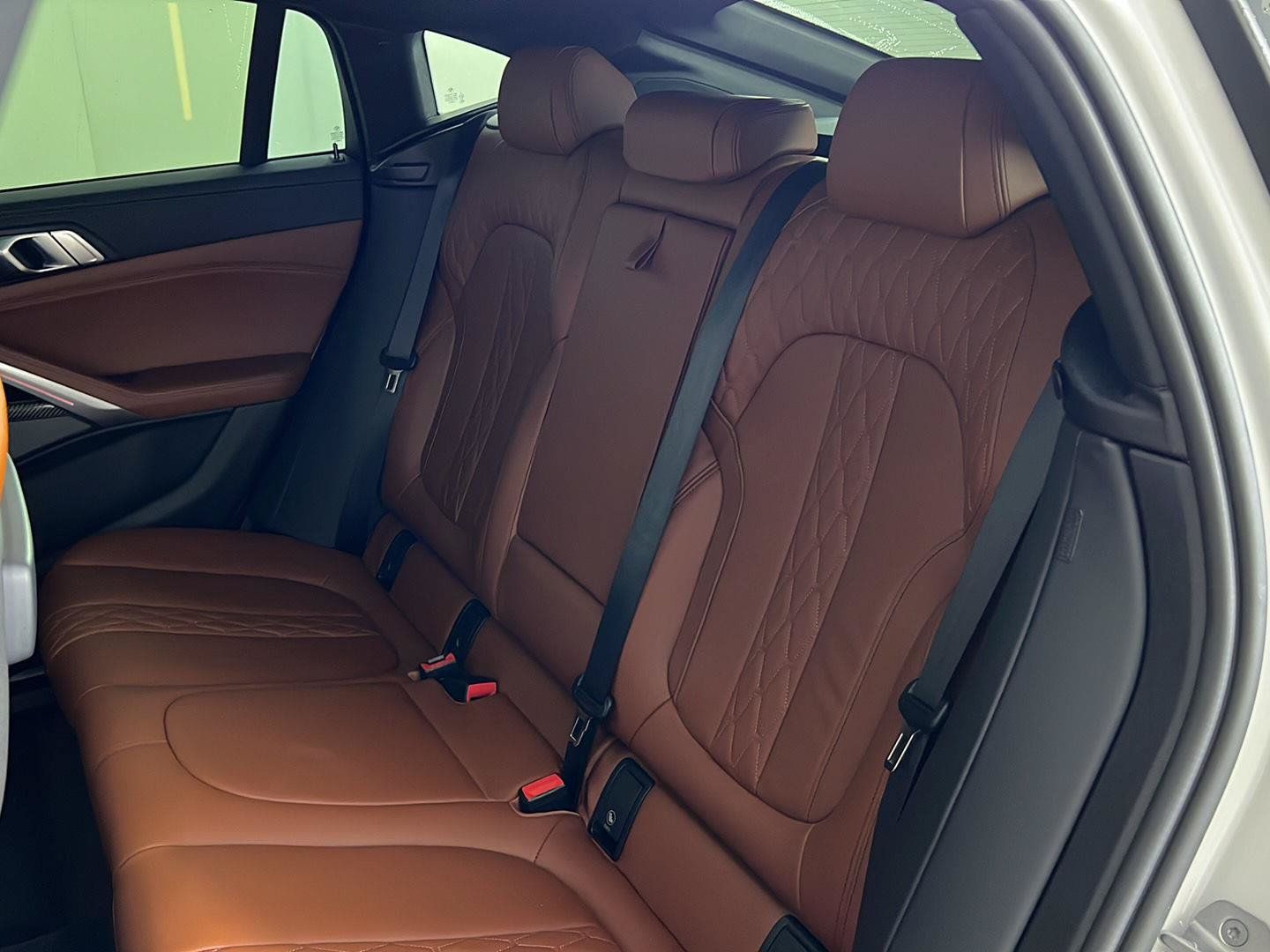 Used 2023 BMW X6 M50i w/ Climate Comfort Package AWD/4WD image 4