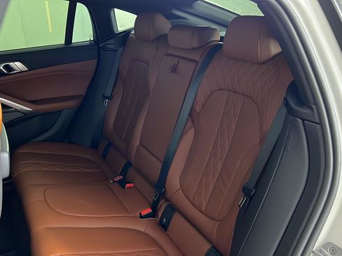 Used 2023 BMW X6 M50i w/ Climate Comfort Package AWD/4WD image 4