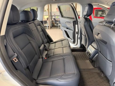 Used 2025 Lincoln Nautilus Reserve AWD/4WD image 27