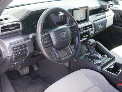Used 2024 Toyota Tacoma SR5 AWD/4WD image 12