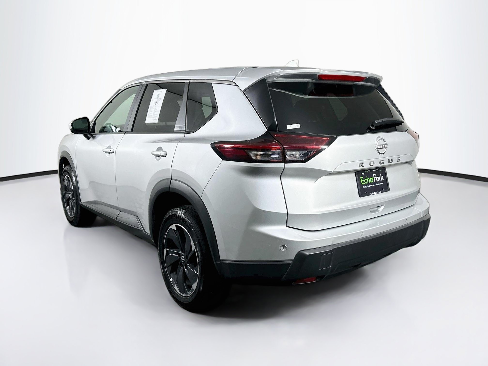 Used 2025 Nissan Rogue SV FWD image 5