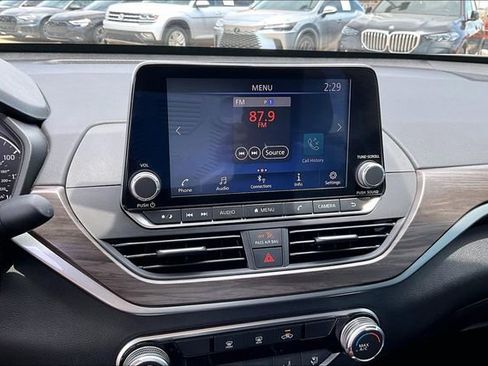 Used 2024 Nissan Altima 2.5 SV FWD image 23