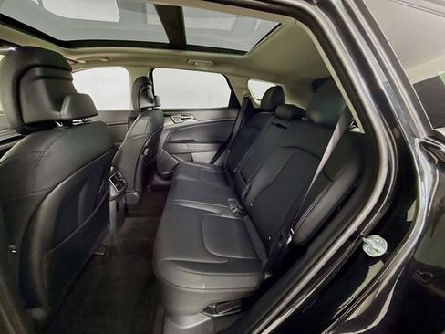 Used 2025 Kia Sportage EX w/ EX Premium Package image 25