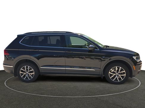 Used 2020 Volkswagen Tiguan SE w/ Panoramic Sunroof Package AWD/4WD image 7