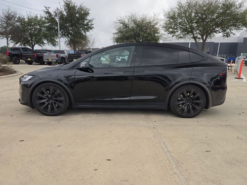 Used 2022 Tesla Model X image 6