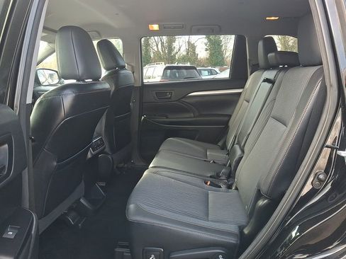 Used 2015 Toyota Highlander Plus image 10