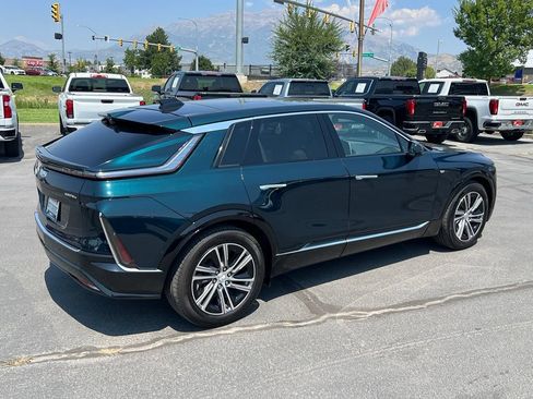 Used 2024 Cadillac Lyriq Luxury AWD/4WD image 8