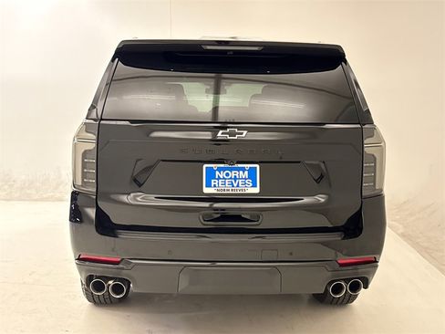 Used 2025 Chevrolet Suburban Z71 w/ Comfort Package image 9