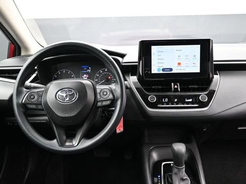 Used 2025 Toyota Corolla LE FWD image 10