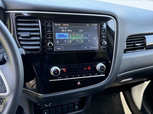 Used 2020 Mitsubishi Outlander ES image 49