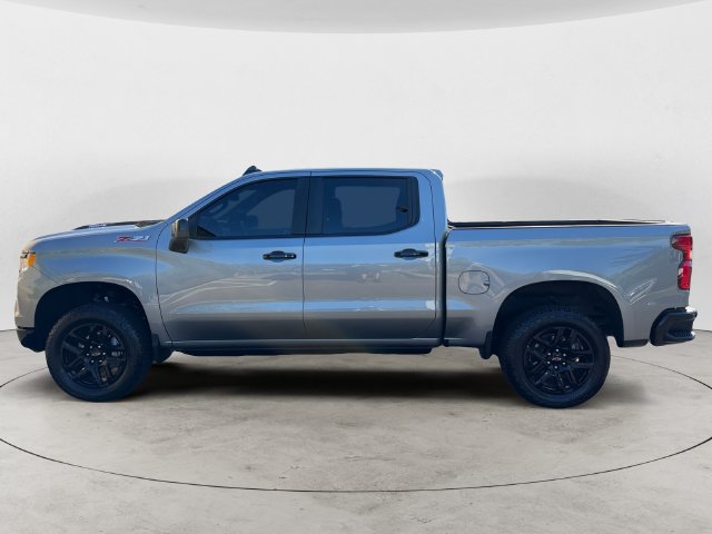 Used 2025 Chevrolet Silverado 1500 LT Trail Boss w/ Convenience Package II AWD/4WD image 2