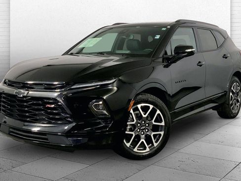 Used 2025 Chevrolet Blazer RS w/ Enhanced Convenience Package AWD/4WD image 12