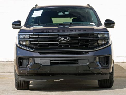 Used 2026 Ford Expedition Platinum w/ Stealth Appearance Package AWD/4WD image 7