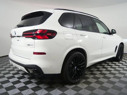 Used 2026 BMW X5 xDrive40i w/ M Sport Package AWD/4WD image 7