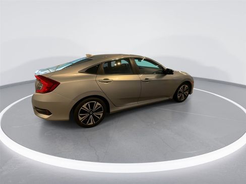 Used 2017 Honda Civic EX-T image 7