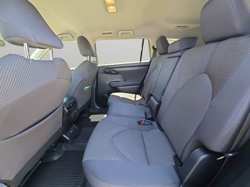 Certified 2025 Toyota Highlander LE FWD image 12