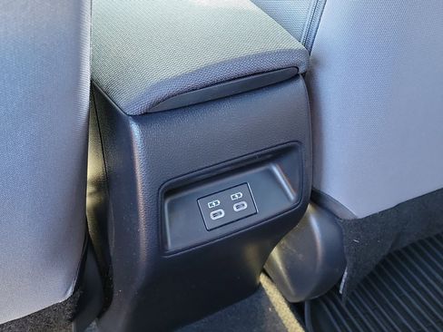Used 2026 Toyota Corolla SE FWD image 15