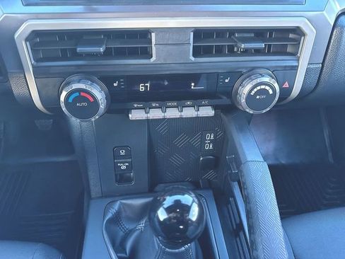 Used 2025 Toyota Tacoma TRD Off-Road image 17